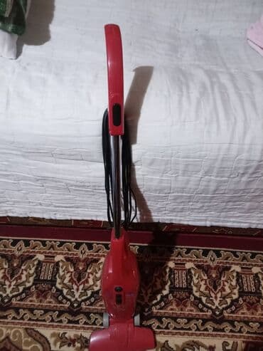Qırmızı rəngli şaquli elektrik süpürgəsi - Kompakt, yüngül və manevr lalafo.az -da Qırmızı rəngli şaquli elektrik süpürgəsi - Kompakt, yüngül və manevr