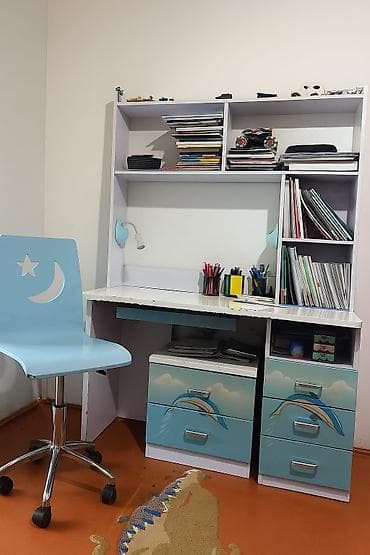 Yazı stolu geniş normal vəziyyətdə 1 ədəd tumba normal vəziyyətdə 1 at lalafo.az Yazı stolu geniş normal vəziyyətdə 1 ədəd tumba normal vəziyyətdə 1
