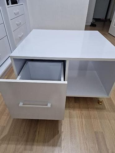 Kvadrat masa, Açılmayan, Təkərsiz, Parlaq laminat, Ünvandan götürmə lalafo.az -da Kvadrat masa, Açılmayan, Təkərsiz, Parlaq laminat, Ünvandan götürmə
