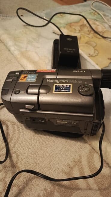 Sony video kamera. Adapter batareyası var. Kamera xarabdır lalafo.az -da Sony video kamera. Adapter batareyası var. Kamera xarabdır
