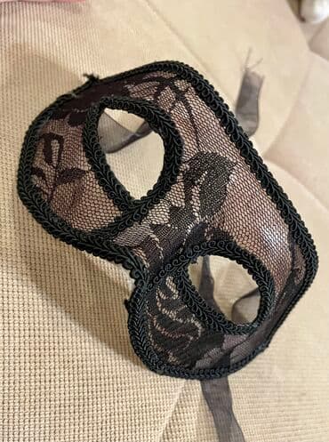 Venesiya sayağı maska Möhkəm plasmasdır Bağlamalar lentli маска Аля lalafo.az -da Venesiya sayağı maska Möhkəm plasmasdır Bağlamalar lentli маска Аля