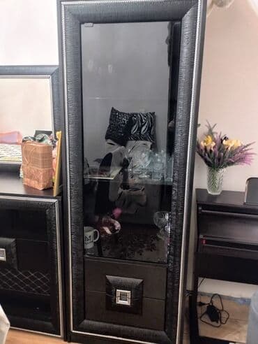 Şüşəli dolab vitrini, Yeni, Ünvandan götürmə lalafo.az -da — 1 Şüşəli dolab vitrini, Yeni, Ünvandan götürmə — 1