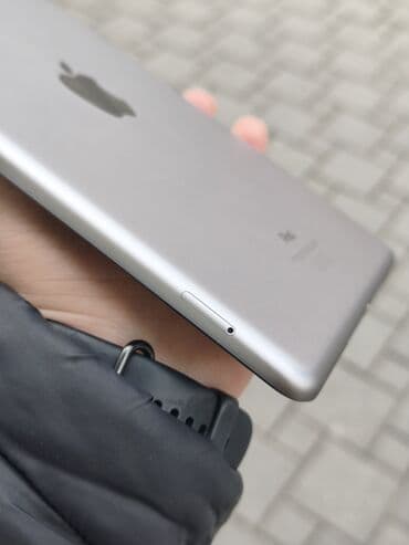 Brilliance: Apple İpad 6 Space gray 32GB/3GB Nömrə dəstekləyir İos 17 Butun lalafo.az -da — 3 Brilliance: Apple İpad 6 Space gray 32GB/3GB Nömrə dəstekləyir İos 17 Butun — 3