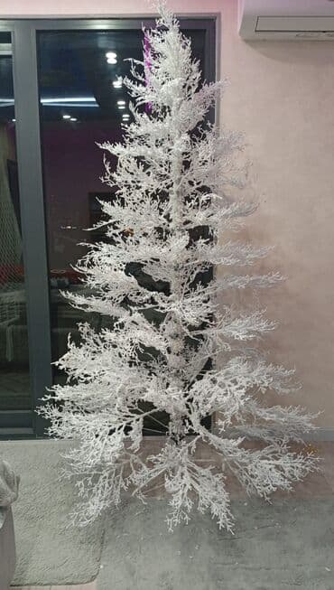 Ağ qar effektli süni Yeni il şam ağacı - Rəng: tam ağ, budaqlarda sıx lalafo.az -da Ağ qar effektli süni Yeni il şam ağacı - Rəng: tam ağ, budaqlarda sıx