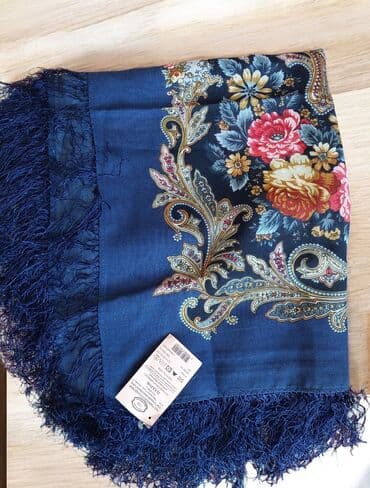 Məhsul: Klassik şal (pañço tipli) – mavi tonlarda, kənarları püsküllü lalafo.az -da Məhsul: Klassik şal (pañço tipli) – mavi tonlarda, kənarları püsküllü