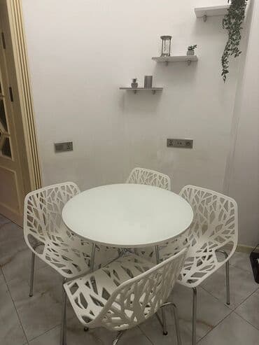 Ağ rəngdə mətbəx/nahar dəsti - Dəst: 1 ədəd dairəvi masa + 4 ədəd lalafo.az -da Ağ rəngdə mətbəx/nahar dəsti - Dəst: 1 ədəd dairəvi masa + 4 ədəd