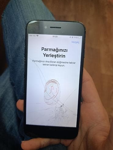 IPhone 7, 32 GB, Qara, Qırıq lalafo.az -da IPhone 7, 32 GB, Qara, Qırıq