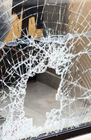 Pəncərə ustası xidmətləri: Мы НЕ ГАРАНТИРУЕМ герметичность окон и дверей. Мы ГАРАНТИРУЕМ только lalafo.az -da — 4 Pəncərə ustası xidmətləri: Мы НЕ ГАРАНТИРУЕМ герметичность окон и дверей. Мы ГАРАНТИРУЕМ только — 4