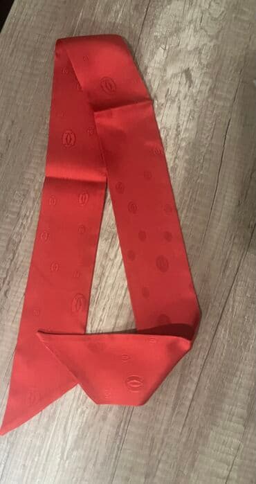 Шарф-платок шёлковый Cartier. Оригинал. Новый. Размер 80см* 5,5см lalafo.az -da Шарф-платок шёлковый Cartier. Оригинал. Новый. Размер 80см* 5,5см