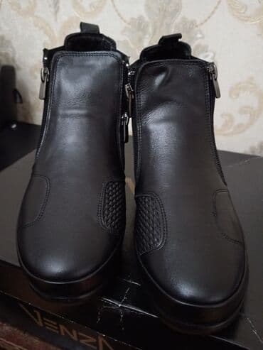 Qısaboğaz, Ölçü: 39, rəng - Qara, Yeni lalafo.az -da Qısaboğaz, Ölçü: 39, rəng - Qara, Yeni