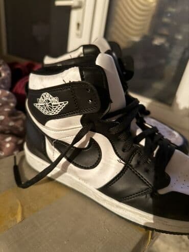 Məhsul: Yüksəkboğaz idman ayaqqabısı – qara/ağ rəng kombinində lalafo.az -da Məhsul: Yüksəkboğaz idman ayaqqabısı – qara/ağ rəng kombinində