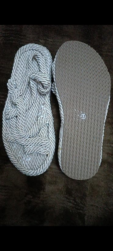 İp detallı sandal/şlapa - Ölçü: 37 (tabanda qeyd olunub) - Rəng: açıq lalafo.az -da İp detallı sandal/şlapa - Ölçü: 37 (tabanda qeyd olunub) - Rəng: açıq