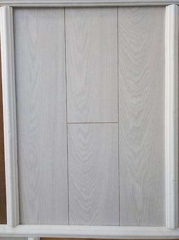 Ağ-açıq boz tonlarda ağac naxışlı döşəmə örtüyü (laminat panel). - lalafo.az -da Ağ-açıq boz tonlarda ağac naxışlı döşəmə örtüyü (laminat panel). -