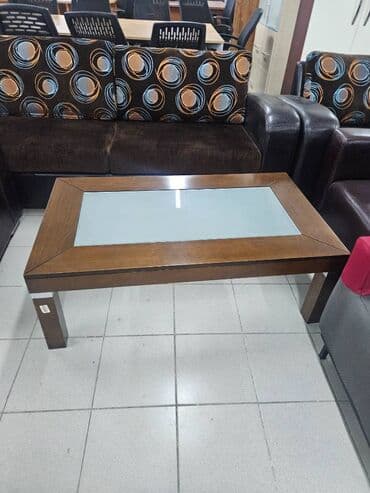İşlənmiş, Dördbucaq masa lalafo.az -da İşlənmiş, Dördbucaq masa