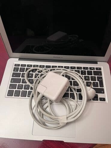 Apple MacBook Air noutbuku - Model: MacBook Air (gümüşü). Ekran lalafo.az -da Apple MacBook Air noutbuku - Model: MacBook Air (gümüşü). Ekran