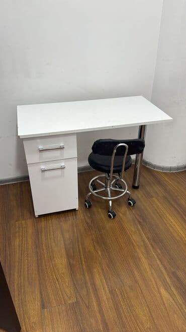 İşlənmiş, Manikür üçün masa, Güzgüsüz lalafo.az -da İşlənmiş, Manikür üçün masa, Güzgüsüz