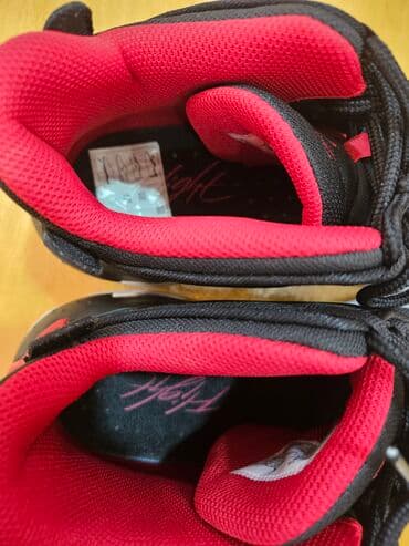 –NİKE JORDAN MAX AURA 4 qara/ağ/qırmızı rəng kombinasiyası lalafo.az -da — 4 –NİKE JORDAN MAX AURA 4 qara/ağ/qırmızı rəng kombinasiyası — 4