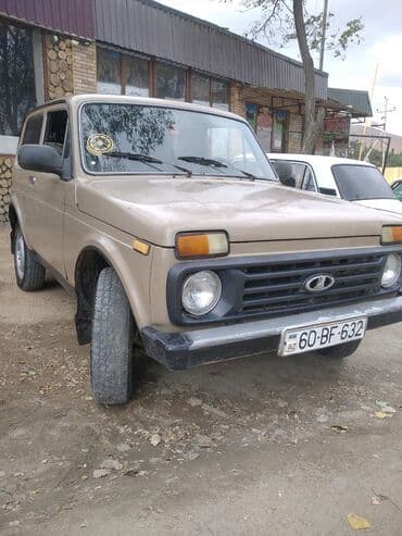VAZ Lada Niva 3 qapılı off-road avtomobili - Kuzov rəngi: bej - Ban lalafo.az -da VAZ Lada Niva 3 qapılı off-road avtomobili - Kuzov rəngi: bej - Ban