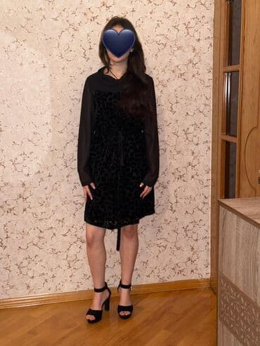 Qara rəngli qadın paltarı - Model: dizdən yuxarı uzunluqda, A-kəsim lalafo.az -da Qara rəngli qadın paltarı - Model: dizdən yuxarı uzunluqda, A-kəsim