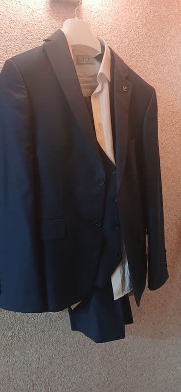 Kişi klassik kostyum dəsti - Marka: İPEK - Rəng: Tünd göy (navy) - lalafo.az -da Kişi klassik kostyum dəsti - Marka: İPEK - Rəng: Tünd göy (navy) -