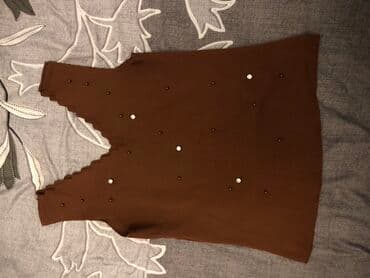 Qəhvəyi rəngli qadın topu - Model: V-yaxa, qısaqol/sleeveless - lalafo.az -da Qəhvəyi rəngli qadın topu - Model: V-yaxa, qısaqol/sleeveless -