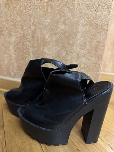 Tuflilər, Ölçü: 36, rəng - Qara, İşlənmiş lalafo.az -da Tuflilər, Ölçü: 36, rəng - Qara, İşlənmiş