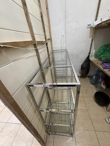 Mağaza vitrin rəfi – paslanmayan metal karkas və şüşə polkalar - lalafo.az -da Mağaza vitrin rəfi – paslanmayan metal karkas və şüşə polkalar -