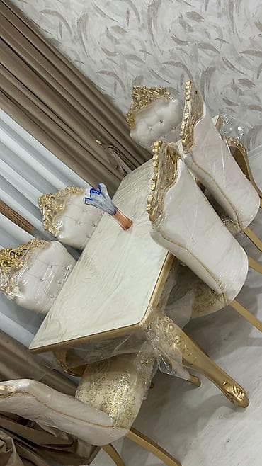 Qonaq otağı üçün, İşlənmiş, Açılan, Kvadrat masa, 6 stul lalafo.az -da Qonaq otağı üçün, İşlənmiş, Açılan, Kvadrat masa, 6 stul