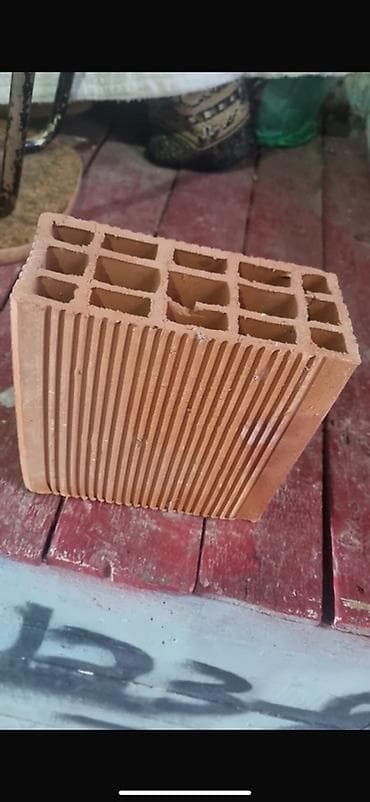 Keramik boşluqlu divar bloku.Kerpicler.Pulsuz - Material: bişmiş gil at lalafo.az Keramik boşluqlu divar bloku.Kerpicler.Pulsuz - Material: bişmiş gil