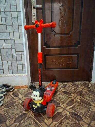 Uşaq skuteridir – 3 təkərli, ön hissədə Mickey Mouse fiqurlu. - lalafo.az -da Uşaq skuteridir – 3 təkərli, ön hissədə Mickey Mouse fiqurlu. -