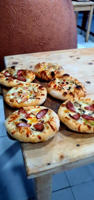 Уборщицы: Pizzamen işi axtatıram maaş 40 Azn günlük maaş lazımdır 15 gündən at lalafo.az — 9 Уборщицы: Pizzamen işi axtatıram maaş 40 Azn günlük maaş lazımdır 15 gündən — 9