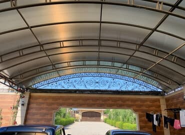 Polikarbonatdan hazırlanmış, metaldan konstruksiyası olan lalafo.az -da Polikarbonatdan hazırlanmış, metaldan konstruksiyası olan