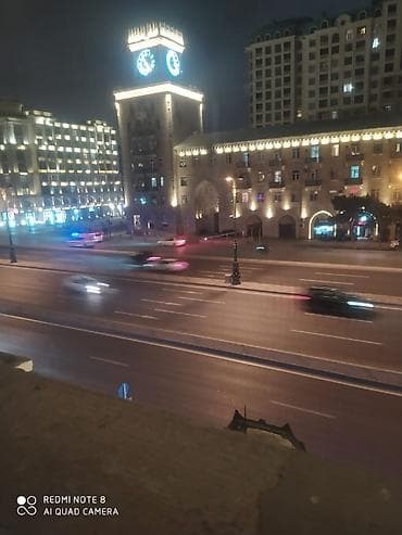 Məkan: Şəhər mərkəzi, geniş magistral yol və saat qülləsi mənzərəsi lalafo.az -da — 1 Məkan: Şəhər mərkəzi, geniş magistral yol və saat qülləsi mənzərəsi — 1