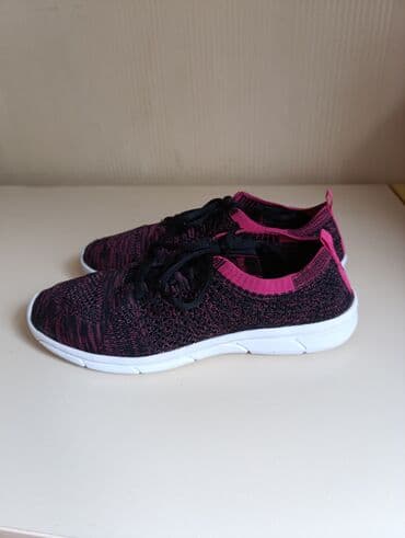 Удобные мягкие кроссовки. Размер 42. В очень хорошем состоянии lalafo.az -da Удобные мягкие кроссовки. Размер 42. В очень хорошем состоянии