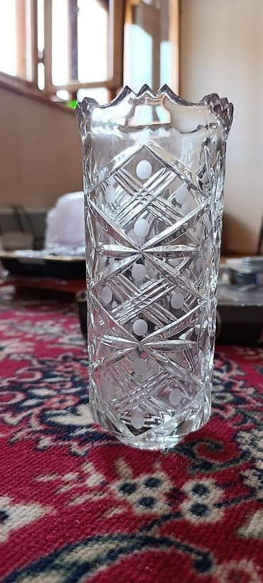 Bir vaza, Xrustal lalafo.az -da Bir vaza, Xrustal