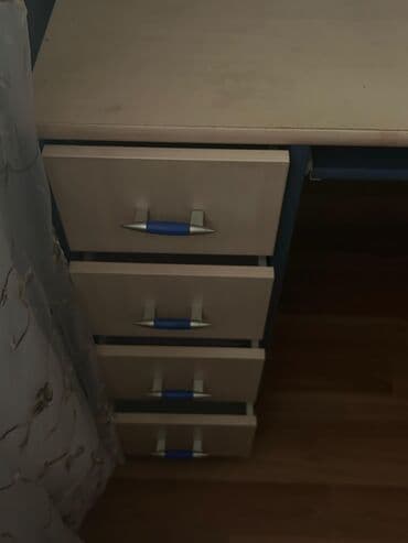 Oğlan və qız üçün, Siyirməli, Yazı masası, Stulsuz lalafo.az -da Oğlan və qız üçün, Siyirməli, Yazı masası, Stulsuz