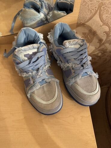 40olcu olasa da 38.39olcuye uygundu.yep yenidi a class Məhsul lalafo.az -da 40olcu olasa da 38.39olcuye uygundu.yep yenidi a class Məhsul