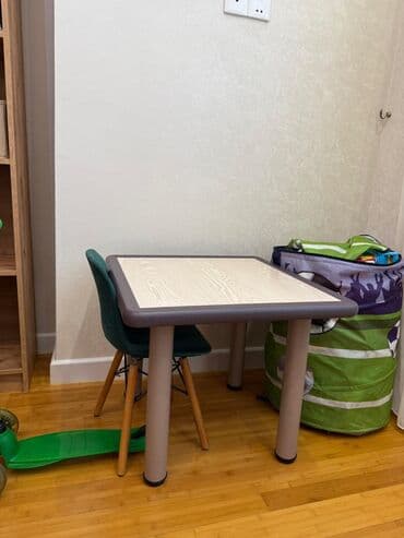 Uşaq üçün masa və stul dəsti - Masa: kvadrat formalı, işıq ağac lalafo.az -da Uşaq üçün masa və stul dəsti - Masa: kvadrat formalı, işıq ağac