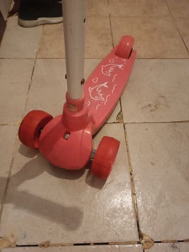 Uşaq skuter - Rəng: çəhrayı (üstündə balina/delfin naxışları) - lalafo.az -da Uşaq skuter - Rəng: çəhrayı (üstündə balina/delfin naxışları) -