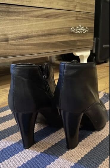 Угги: Полусапоги, Размер: 39, цвет - Черный, Б/у at lalafo.az — 5 Угги: Полусапоги, Размер: 39, цвет - Черный, Б/у — 5