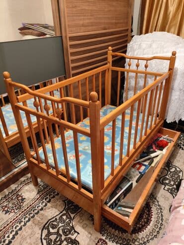 Oğlan və qız üçün, İşlənmiş, Dördbucaq, Beşik, Dəstsiz, Matras ilə, Yellənmə mexanizm ilə lalafo.az -da Oğlan və qız üçün, İşlənmiş, Dördbucaq, Beşik, Dəstsiz, Matras ilə, Yellənmə mexanizm ilə