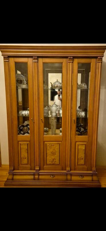 Şüşəli dolab vitrini, İşlənmiş, Ünvandan götürmə lalafo.az -da Şüşəli dolab vitrini, İşlənmiş, Ünvandan götürmə