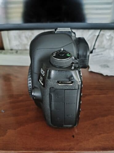 Canon EOS 5D mark 4 63 k foto cekilib ştative baglandigi üçün altina lalafo.az -da Canon EOS 5D mark 4 63 k foto cekilib ştative baglandigi üçün altina