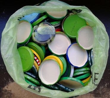 Qapaqlar.201 eded 5 azn. hamisi cox yaxshi ve seliqeli veziyyetde lalafo.az -da Qapaqlar.201 eded 5 azn. hamisi cox yaxshi ve seliqeli veziyyetde