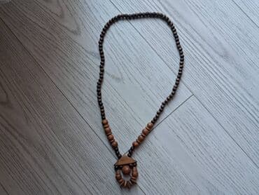 İdeal vəziyyətdə boyunbağı satılır, taxta muncuq, uzunluğu 39 sm lalafo.az -da İdeal vəziyyətdə boyunbağı satılır, taxta muncuq, uzunluğu 39 sm