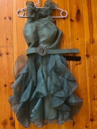 130manata alinib 1defe veçere geyinilib 70manata satılır.Real alıcıya lalafo.az -da 130manata alinib 1defe veçere geyinilib 70manata satılır.Real alıcıya