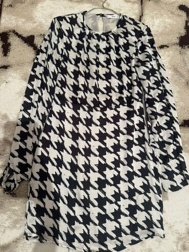 - Arxadan düyməli/kiçik açıq detal (etiket hissəsində görünür) - lalafo.az -da - Arxadan düyməli/kiçik açıq detal (etiket hissəsində görünür) -