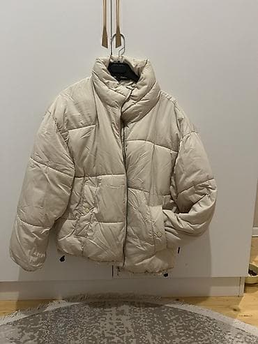 Bej rəngli qışlıq pufik kurtka - Klassik, yüngül parıltılı bej rəng - lalafo.az -da Bej rəngli qışlıq pufik kurtka - Klassik, yüngül parıltılı bej rəng -