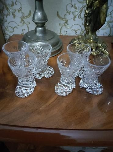 Sovet dövründən qalma 6 ədəd xrustal çəkmələr. Hündürlüyü 8 sm lalafo.az -da Sovet dövründən qalma 6 ədəd xrustal çəkmələr. Hündürlüyü 8 sm