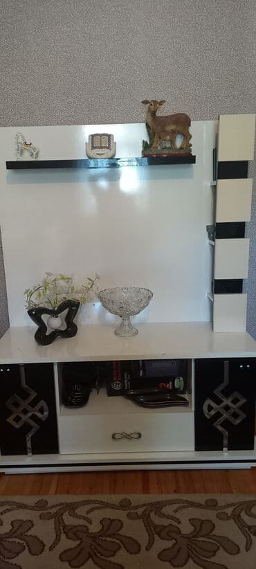 İşlənmiş, Düz TV altlığı, Polkalı, Türkiyə lalafo.az -da İşlənmiş, Düz TV altlığı, Polkalı, Türkiyə